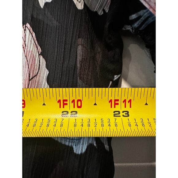 Torrid Size 0 or Large Floral Fringe Hem Sheer Fringe Kimono Cardigan Black Boho - Picture 7 of 9